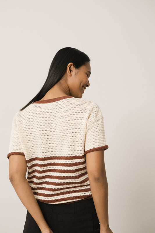 Hadara Kurzarm-Strickoberteil mit roten Matrosenstreifen