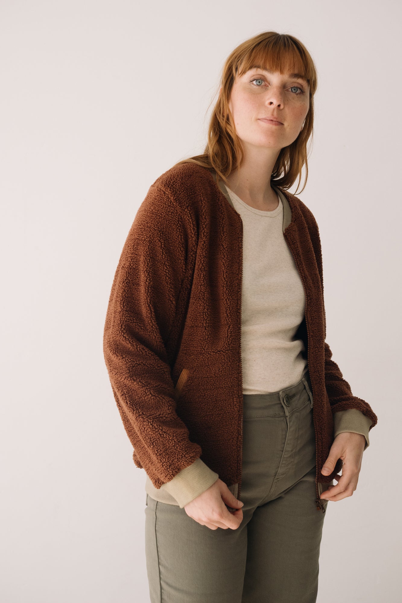 Chaqueta borreguito algodón orgánico marrón Moda sostenible by
