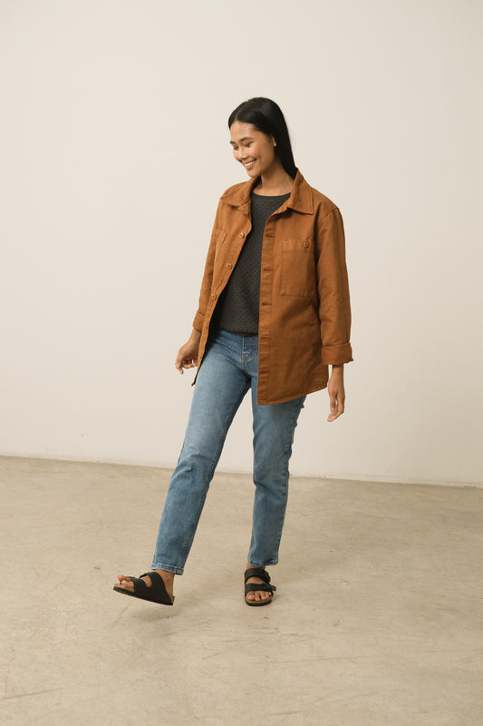 Gueda Momfit Denim-Hose in verwaschenem Blau