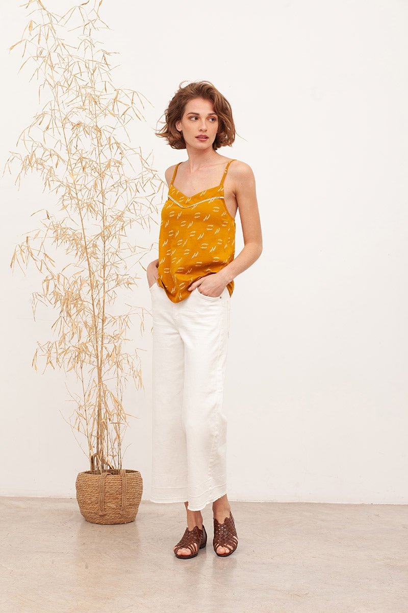 Blusa de tirantes Bibi color mostaza de algodón organico GOTS y