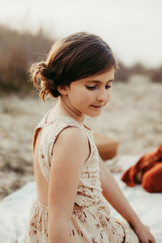 "Classic" dress in beige. - TIRALAHILACHA