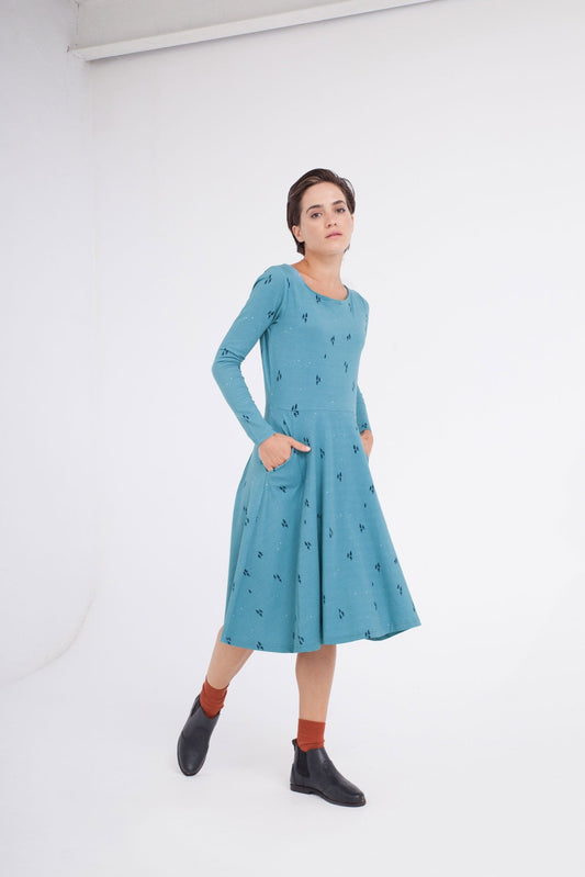 Vestido Corine falda evasé azul ópalo. - TIRALAHILACHA