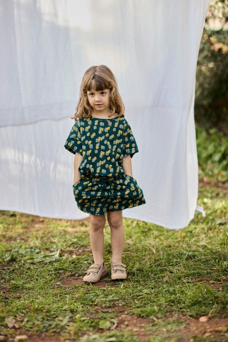 Unisex organic cotton T-shirt Footprints Blue-Green - TIRALAHILACHA