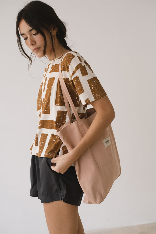 Camiseta fluida estampado marrón