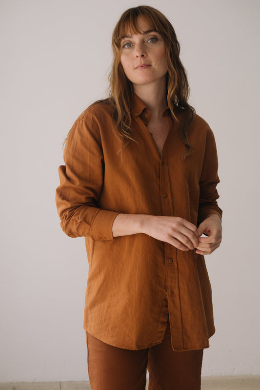 Hugo linen blend unisex shirt in terracotta