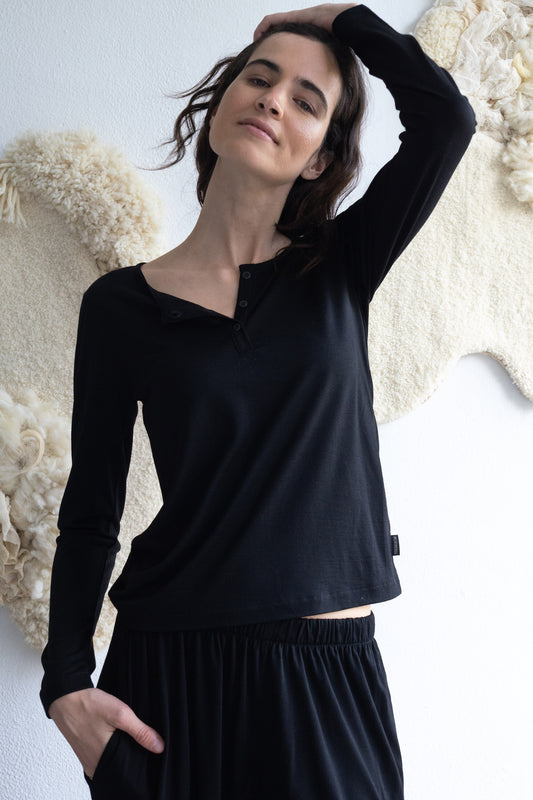 Merino wool henley top in anthracite grey
