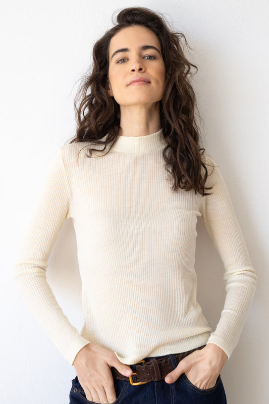 Top cuello cisne lana merino beige