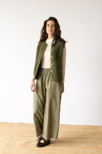Organic cotton wide-leg trousers in olive green