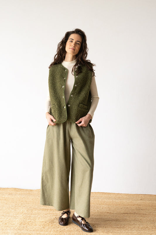 Organic cotton wide-leg trousers in olive green