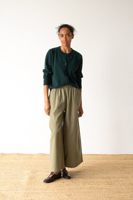 Cashmere and merino wool buttoned cardigan in forest green