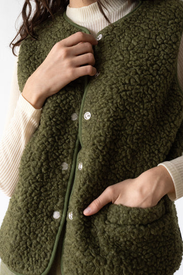 Gilet sherpa en laine et coton biologique vert olive