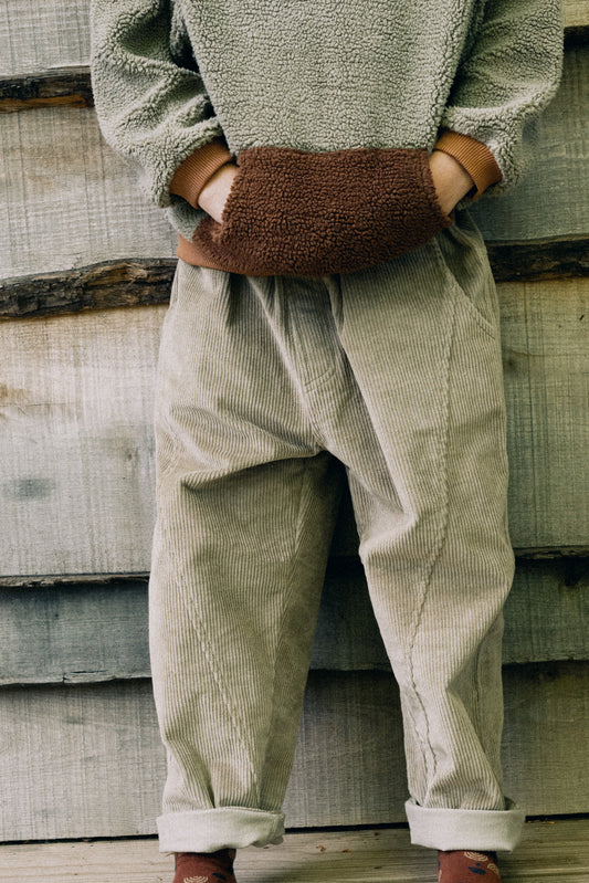 Organic corduroy kids pants in Green