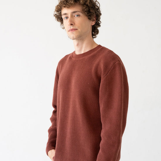 TIRALAHILACHA | Tam maroon currant sweater in organic cotton