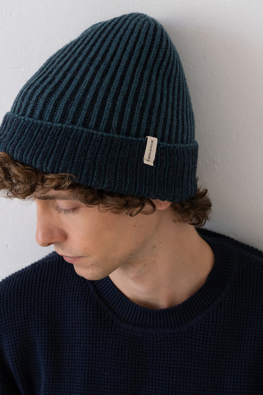 Tao chunky wool beanie in two-tone blue