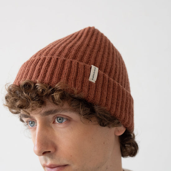 TIRALAHILACHA | Tao chunky wool beanie in red