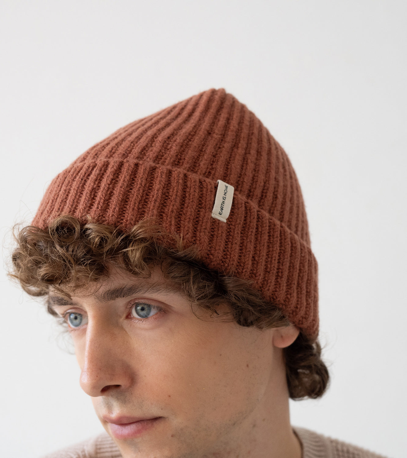 TIRALAHILACHA | Tao chunky wool beanie in red