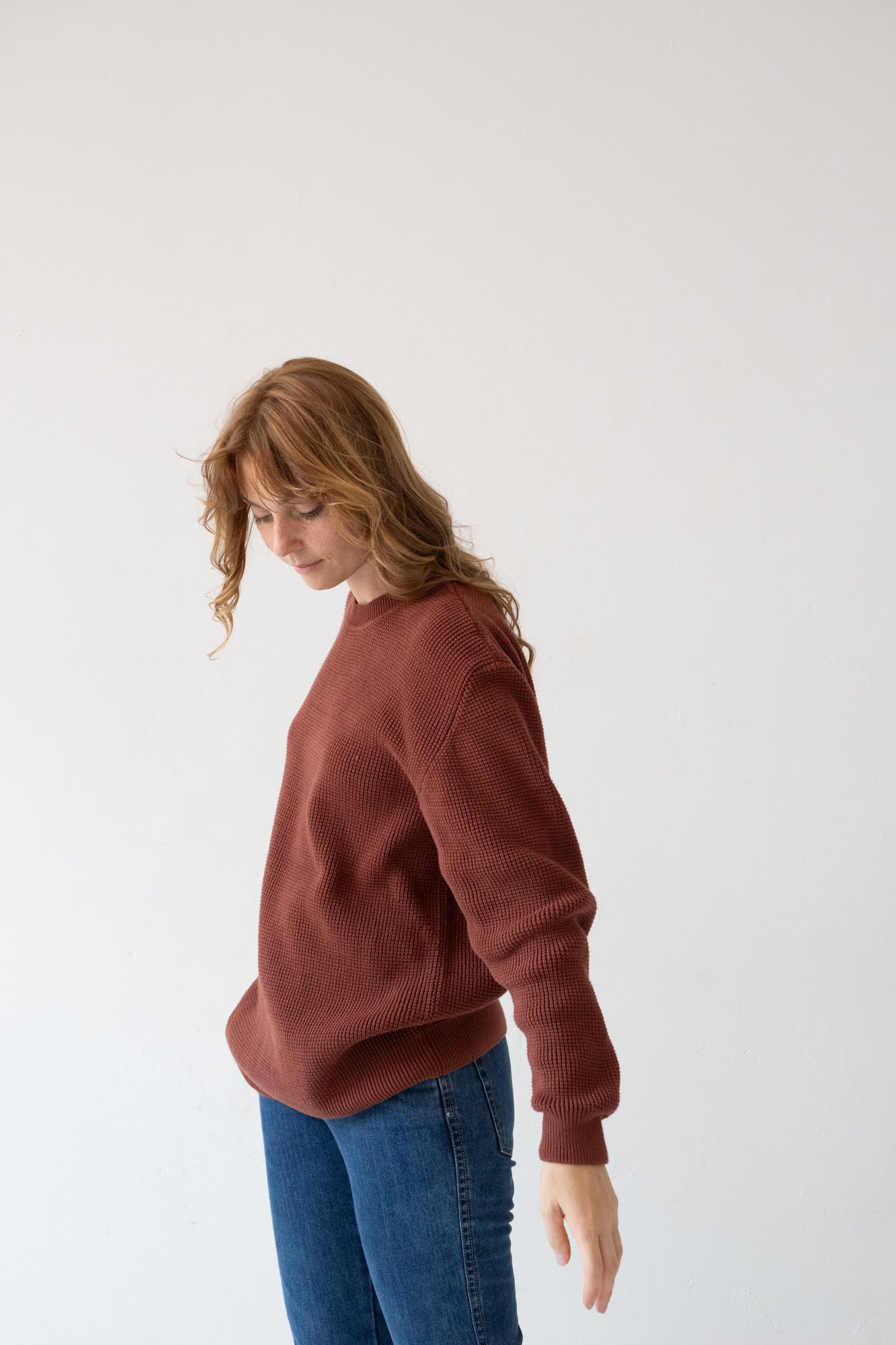 TIRALAHILACHA | Unisex Tam Sweater Organic Cotton in Garnet Rosella