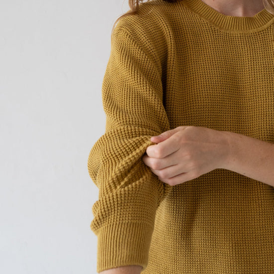 TIRALAHILACHA | Unisex Tam Sweater Organic Cotton in Mustard