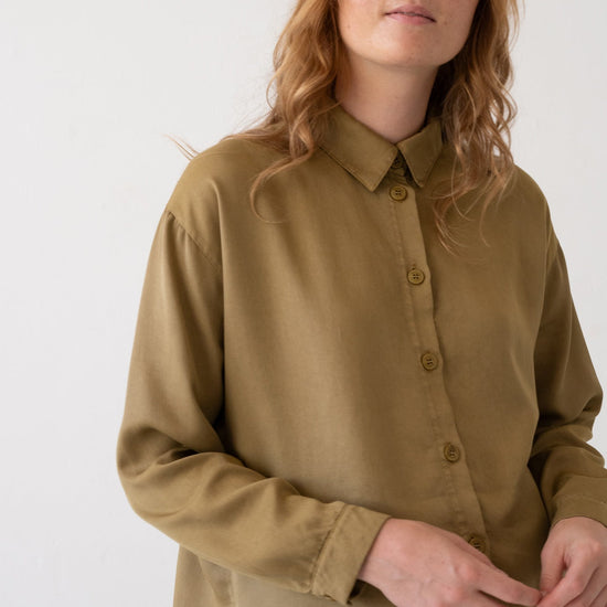 TIRALAHILACHA | Tait Oversized Shirt 100% Tencel in Berry Black