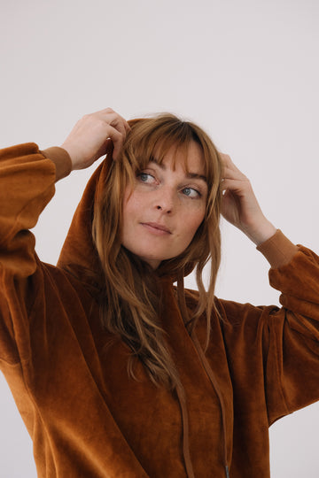 Organic velvet hoodie in Terracota