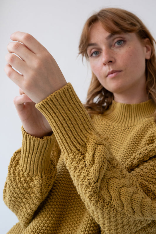 TIRALAHILACHA | Turner Sweater Organic Cotton in Mustard