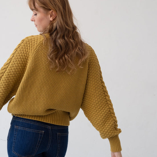 TIRALAHILACHA | Turner Sweater Organic Cotton in Mustard