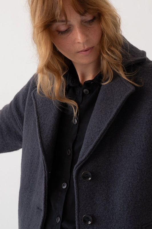 TIRALAHILACHA | Tad Coat 100% Merino Wool in Bark Grey