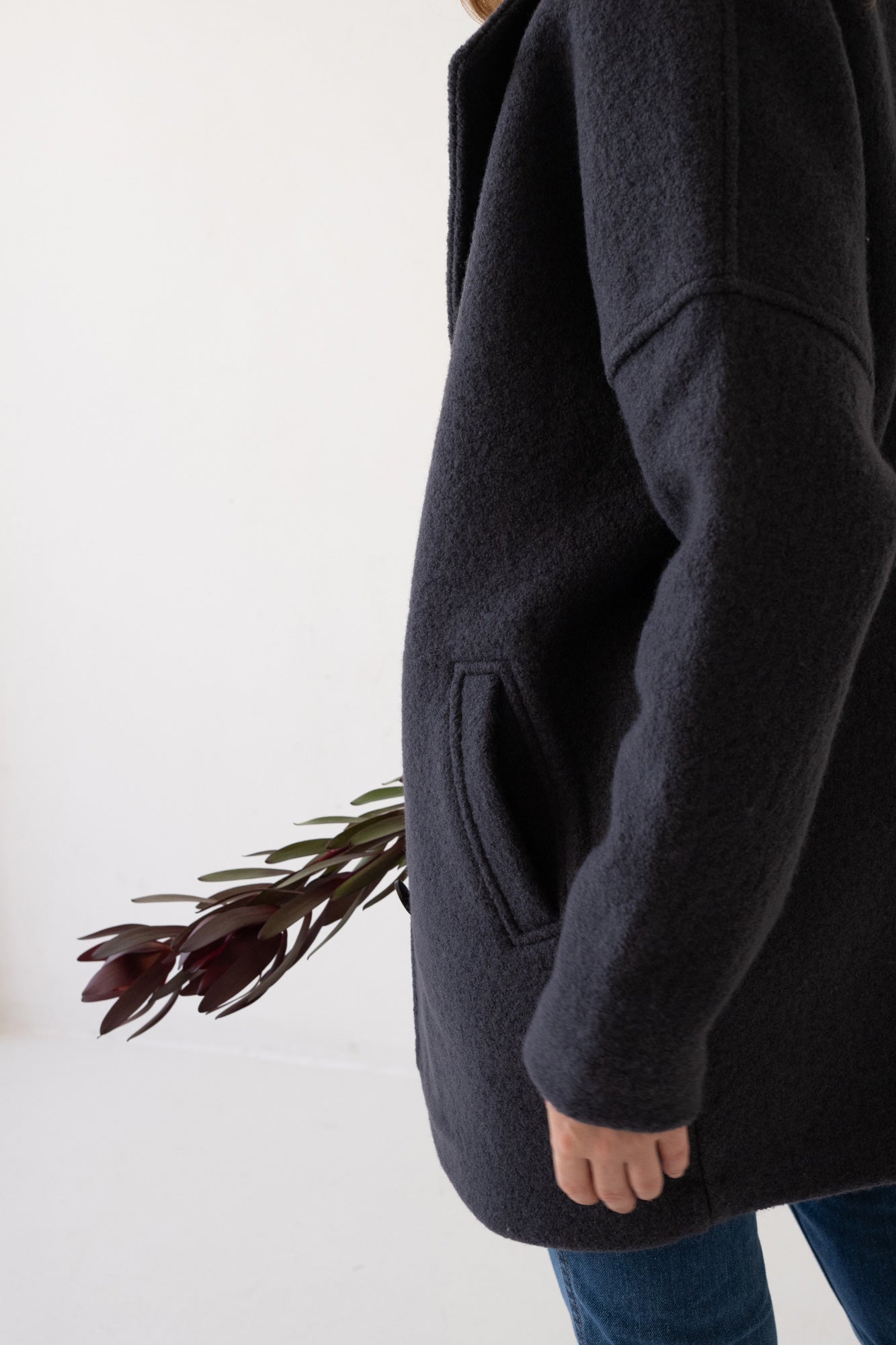 TIRALAHILACHA | Tad Coat 100% Merino Wool in Bark Grey