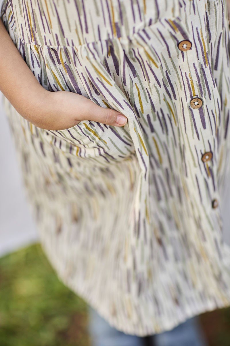 Cross Back Dress in Organic Cotton with jungle print in Beige - TIRALAHILACHA