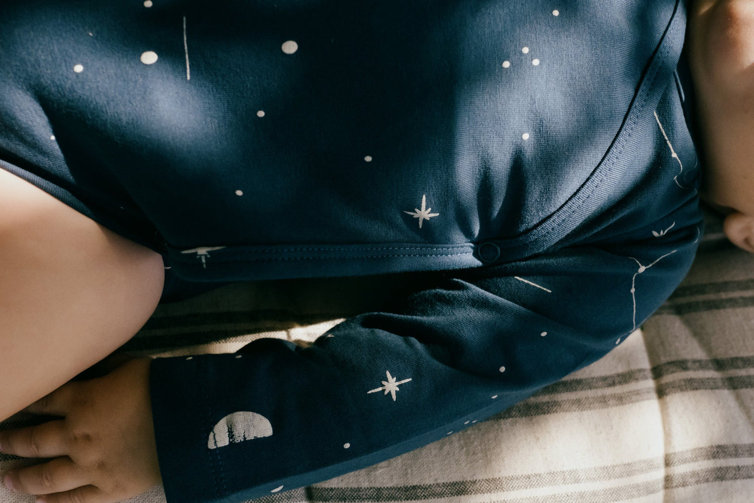 Griselle long sleeves baby bodysuit blue constellations - TIRALAHILACHA