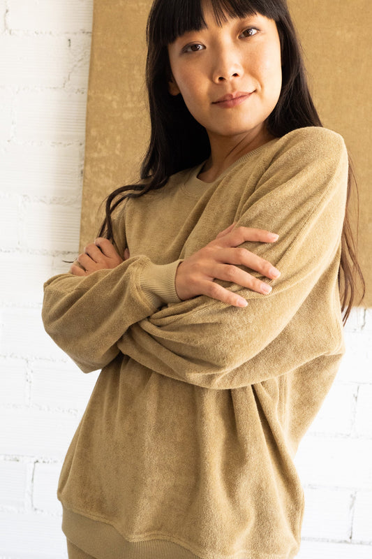 Buy Sustainable Sweatshirts & Jackets for Women | TIRALAHILACHA | Rundhalsshirts