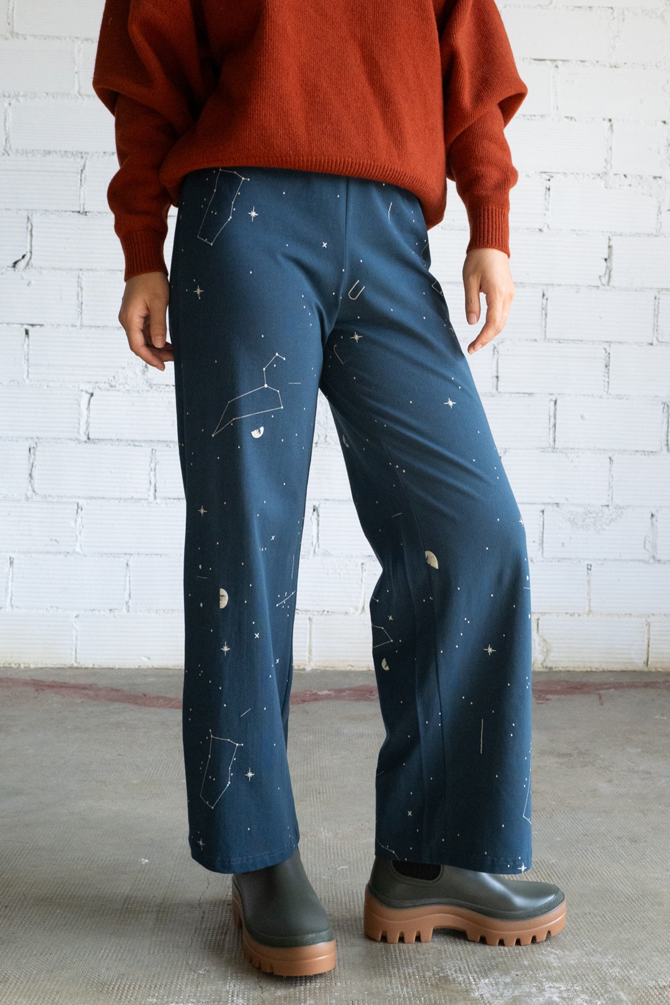 Gloria trousers blue constellations - TIRALAHILACHA