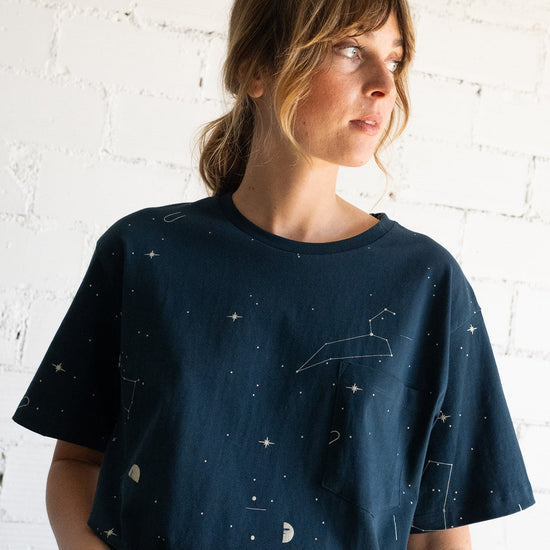 Giulia unisex T-shirt with pockets blue constellations - TIRALAHILACHA