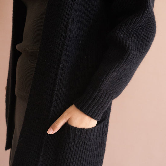 Gonda long cardigan black merino wool - TIRALAHILACHA