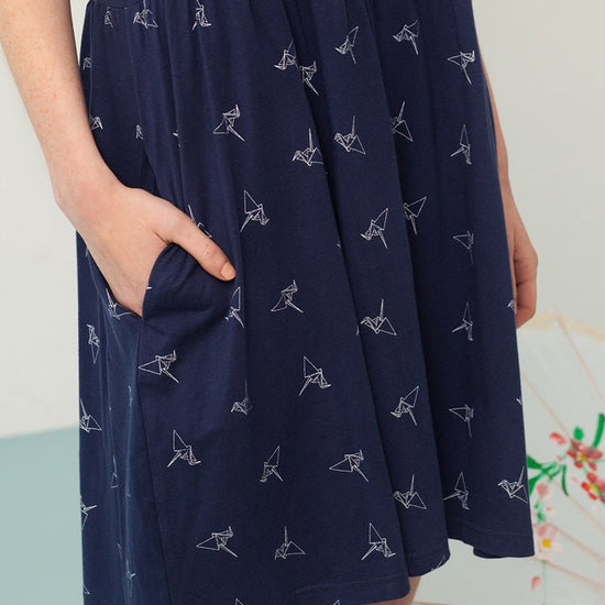 Priscila oversized dress in navy blue and origami print - TIRALAHILACHA