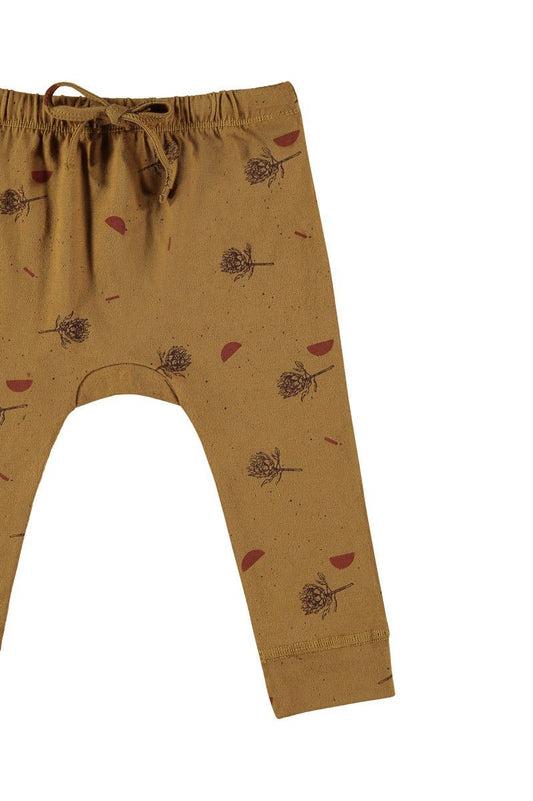 Shawn baby pants in mustard - TIRALAHILACHA